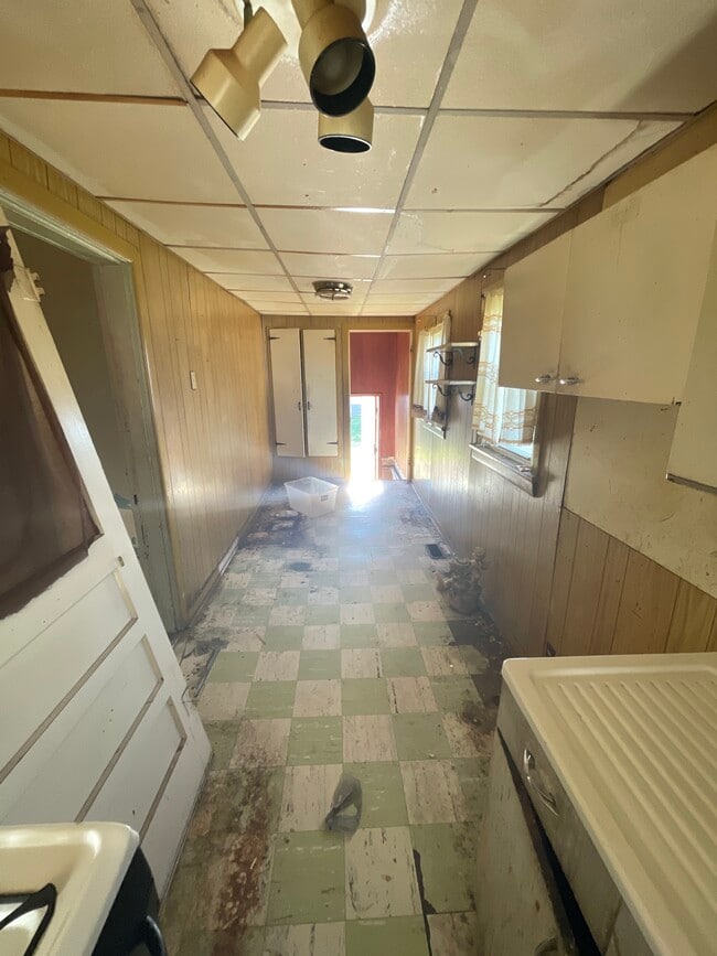 Building Photo - 2411 Madison Ave