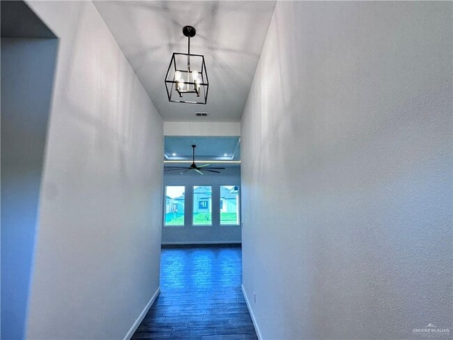 Building Photo - 1100 Azalea St