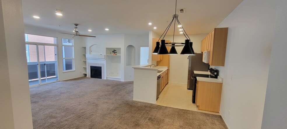 Primary Photo - 14353 E 1st Dr