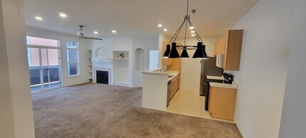 Building Photo - 14353 E 1st Dr