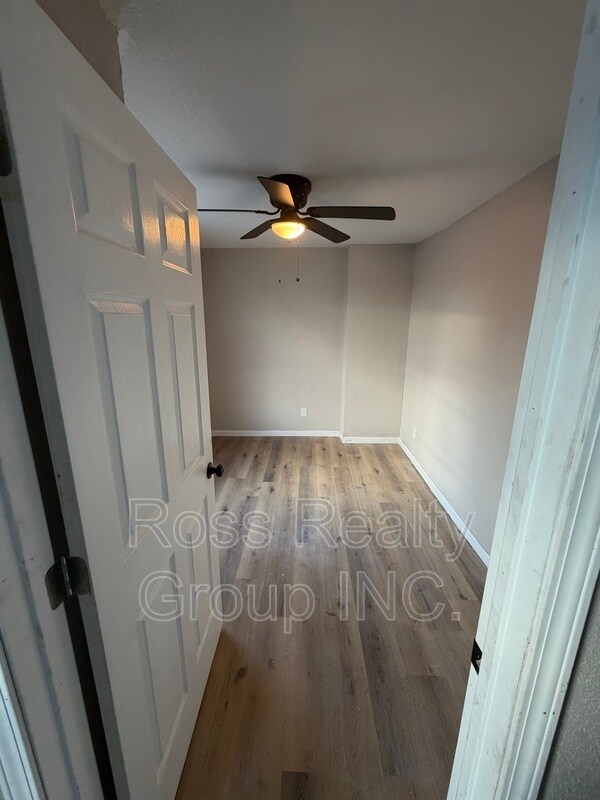 Building Photo - 1441 N Erie St