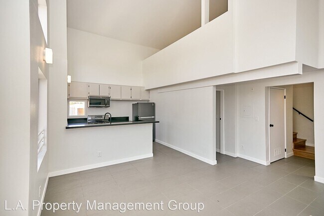 Building Photo - 2730 W Temple St