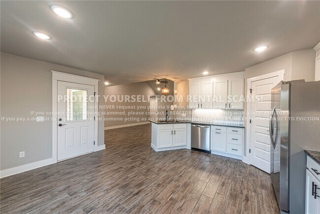 Building Photo - 45 W Pitts St