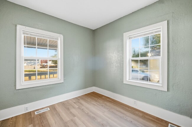 Building Photo - FULLY REMODELED 3 BED, 1.5 BATH HOME FOR RENT IN SUFFOLK!