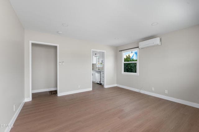Building Photo - 3103 N Olive Ave
