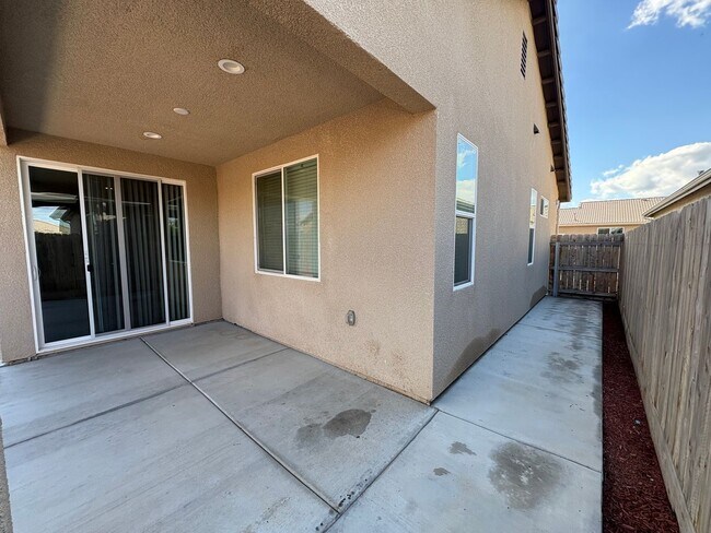 Building Photo - Home located in Ashton Park Move in Ready!...