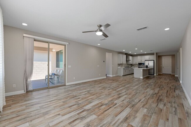 Building Photo - Luxury Kitchen + 3 Bed & Den/Office in Azure Canyon | Quartz, Gas Cooktop & More