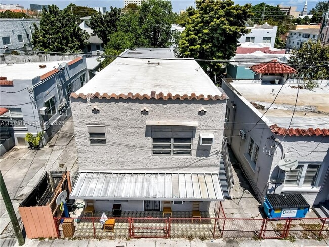 Building Photo - 1011 SW 5th St