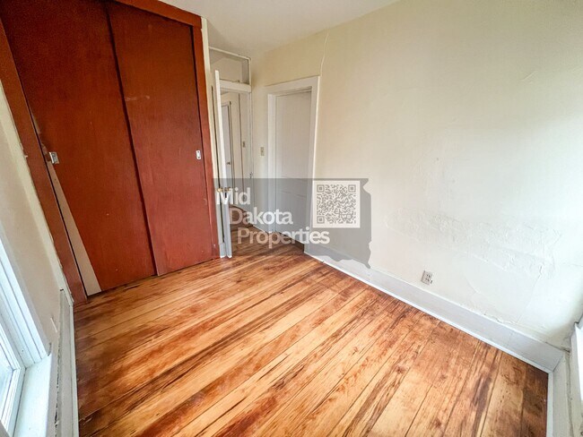 Building Photo - 623 E Hanson-3 bedroom house