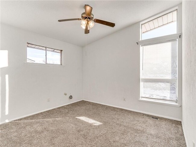 Building Photo - 507 NE 61st St