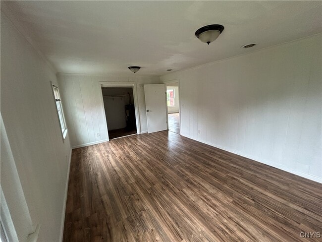 Building Photo - 281 US-11