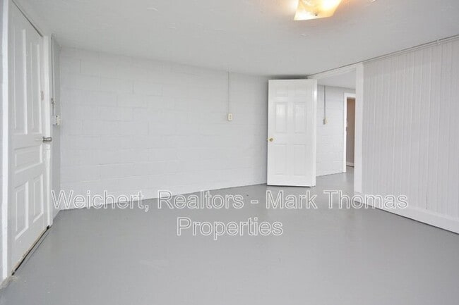 Building Photo - 1150 Shelton Rd
