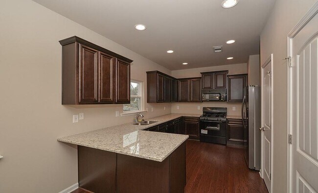 Building Photo - 313 Woodson Way