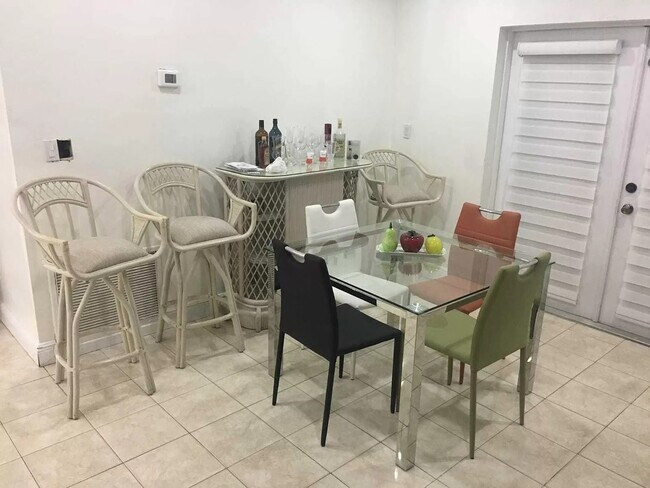 Building Photo - 11821 SW 123rd Ave