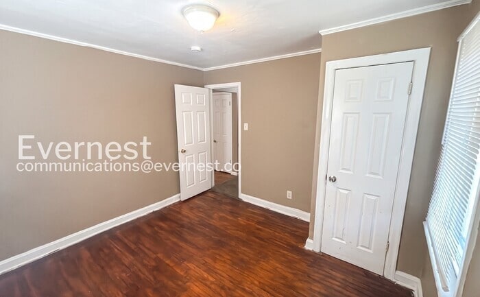 Building Photo - 7011 Paisley Dr