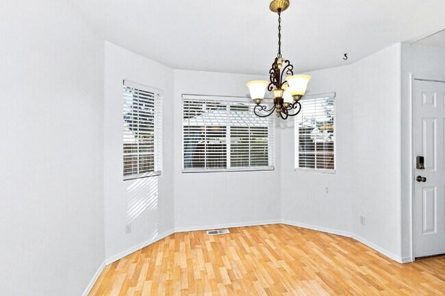 Building Photo - Freshly Updated 4BR Home with Fully Fenced Yard in Monroe- Available NOW for RENT!