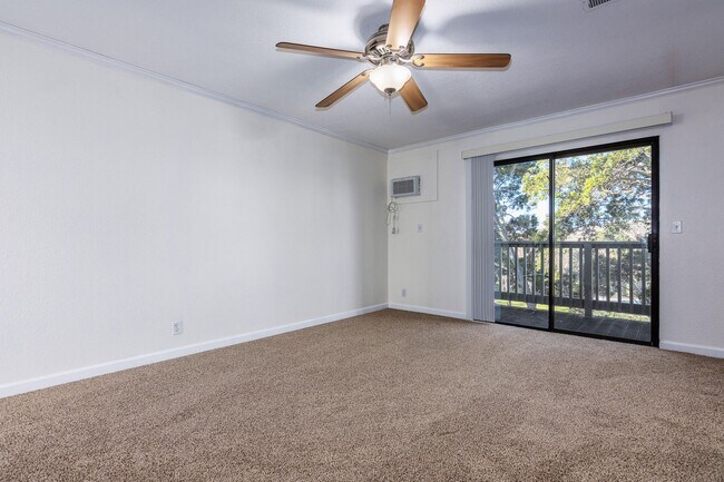 Building Photo - Upstairs, 1 bedroom, Benicia Highlands on Cambridge Drive