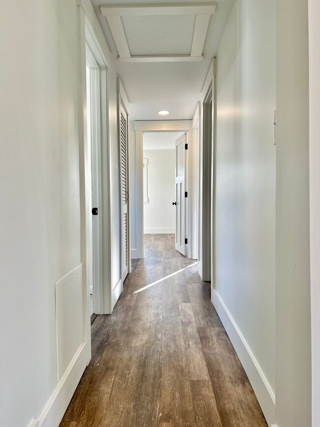 Building Photo - Fresh, Fun & Close to Elk Lake