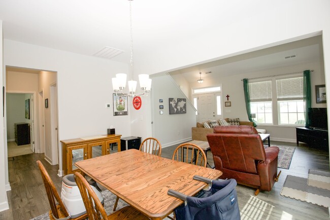 Building Photo - "Spacious 4 Bed, 2.5 Bath Rental in Vass, ...