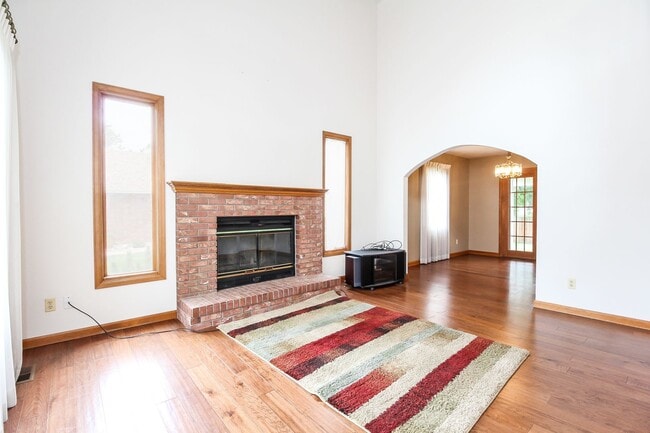 Building Photo - Spacious 3-Bedroom Home with Unfinished Basement in Prime Midtown Fort Collins Location