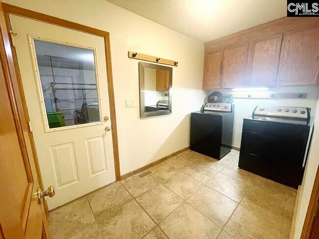 Building Photo - 305 Willowood Pkwy
