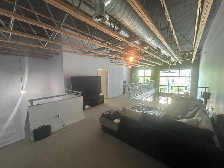 Building Photo - 614 S Troy St