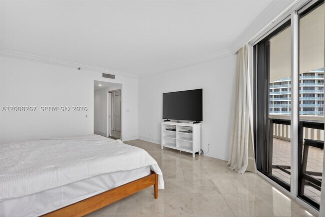 Building Photo - 3000 Island 2305 Is
