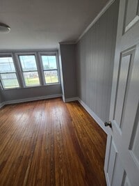 Building Photo - 3BR Home + Finished Basement + 1BR Apt
