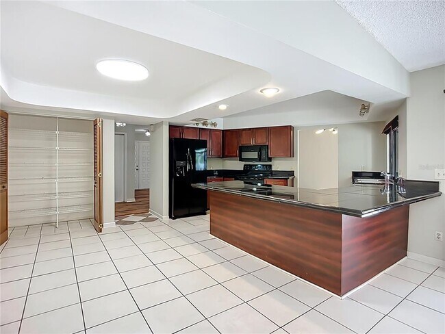Building Photo - 1623 Carter Oaks Dr