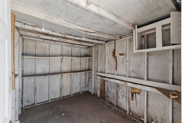 Building Photo - 7422 W Turney Ave