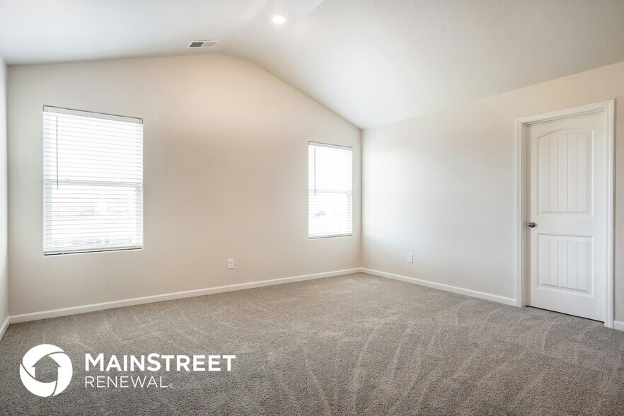 Building Photo - 124 Lahinch Dr