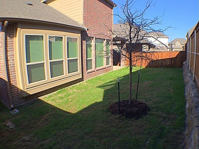 Building Photo - 5 Bdrm/4 Bath / Media Room/ 3300 SF In North Carrollton/Brick And Stone Facade