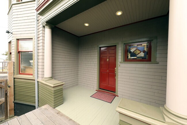 Building Photo - 14 W Cedar St