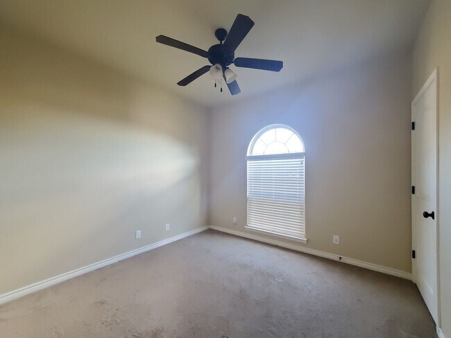 Building Photo - 6109 Newcastle Dr