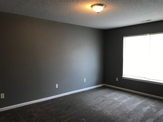 Building Photo - Lawrence Twp -  2 BR