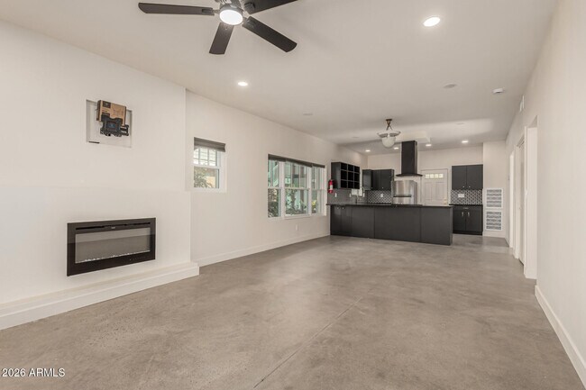 Building Photo - 125 N 11th Ave