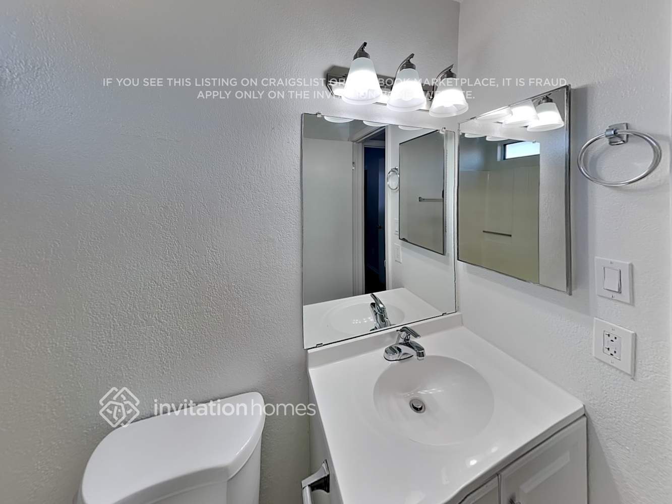 Building Photo - 6603 W Phelps Rd