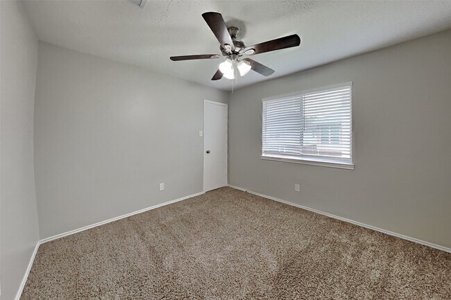 Building Photo - 1247 Kings Creek Trail