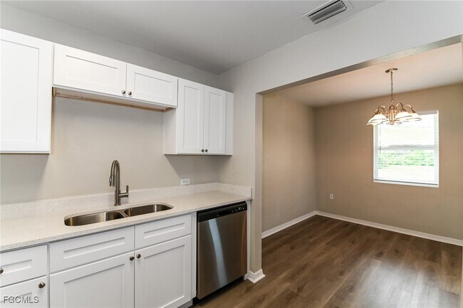 Building Photo - 1703 NW 19th St