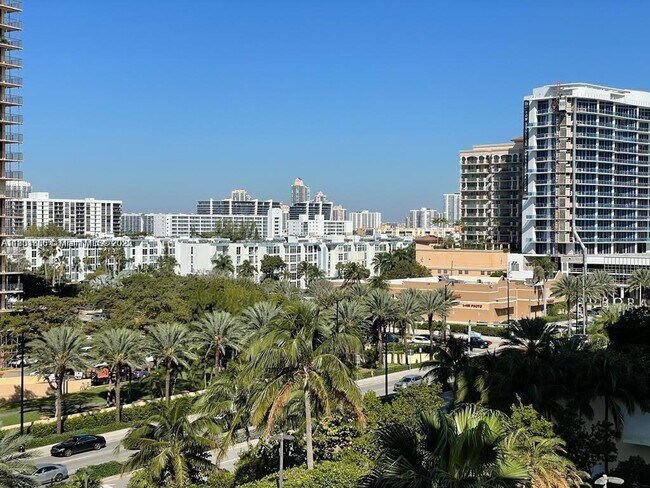 Building Photo - 17275 Collins Ave