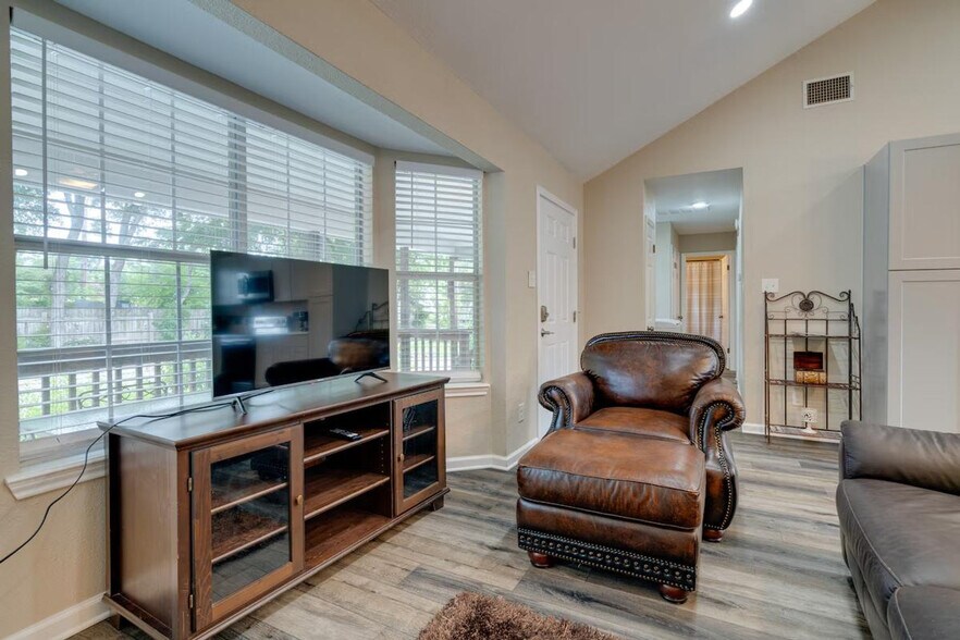 Building Photo - 2609 Wheless Ln