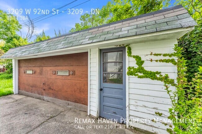 Building Photo - 3209 W 92nd St