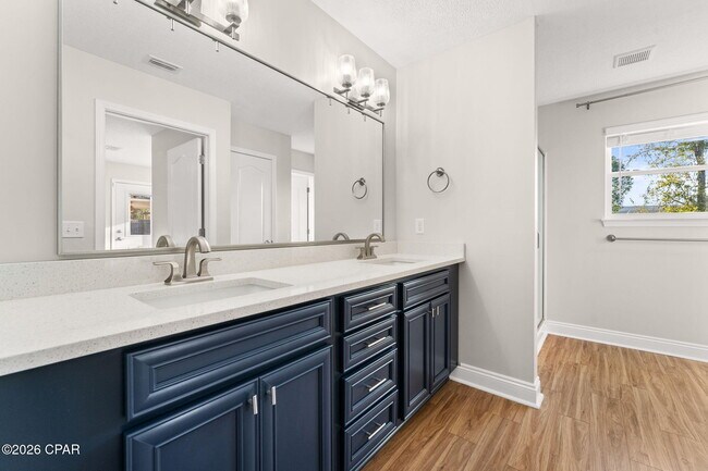 Building Photo - 702 Michigan Ave