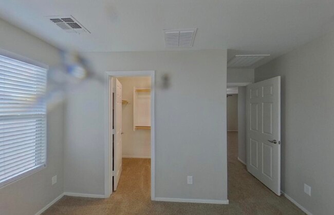 Building Photo - Ready Now!