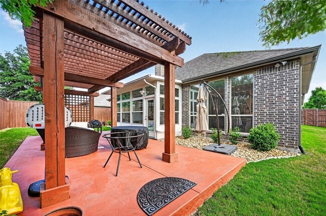 Building Photo - 400 Trailside Dr