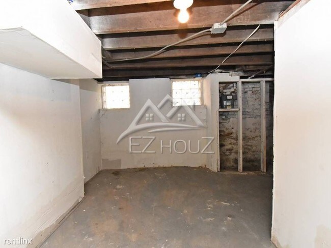 Building Photo - 1249 Glyndon Ave