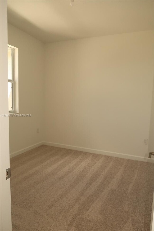 Building Photo - 1509 SE 27th Rd