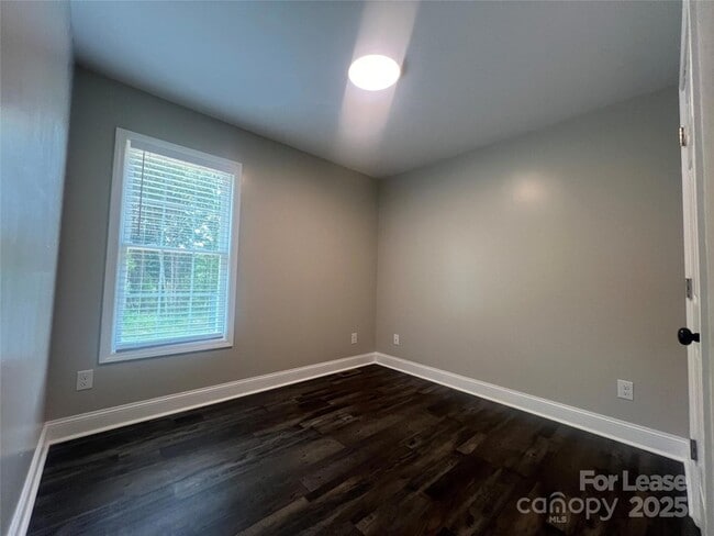 Building Photo - 2775 S US 321 Hwy