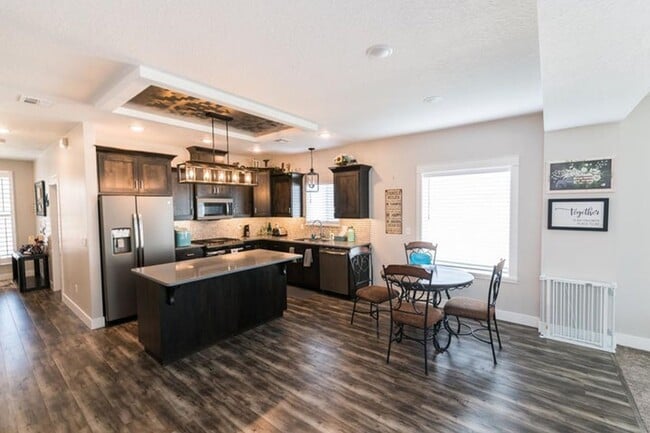 Building Photo - 4 Bed - 2.5 Bath Single Family Home Cimarr...