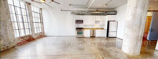 Primary Photo - 1122 Jackson St